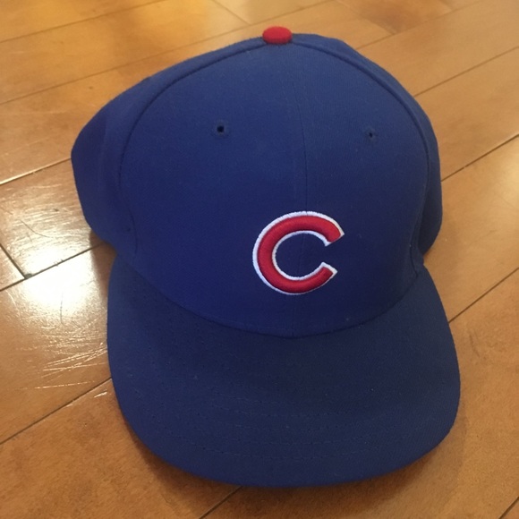 Fitted Cubs Hat - Picture 2 of 4